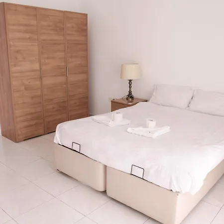 Seafront Apartament Sliema